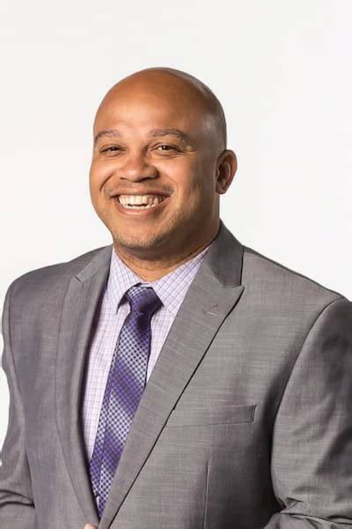 Who is Andre Knott?