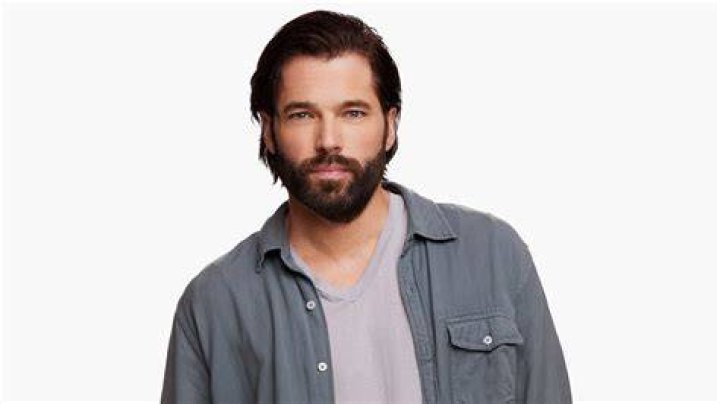Who is the actor that plays Mutt on Schitt’s Creek?