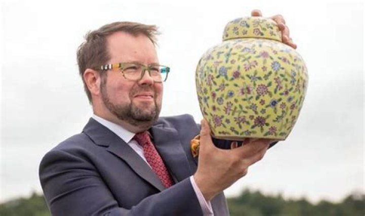 Who is Thomas Forrester on bargain hunt? – Celebrity.fm – #1 Official Stars, Business & People Network, Wiki, Success story, Biography & Quotes