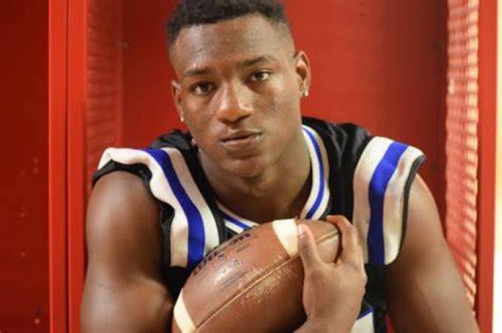 Zamir Alexza White (Football Player) - Age, Birthday, Bio, Facts, Family, Net Worth, Height & More