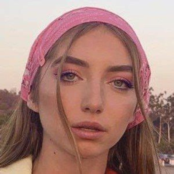 Zoi Lerma (TikTok Star) - Age, Birthday, Bio, Facts, Family, Net Worth, Height & More